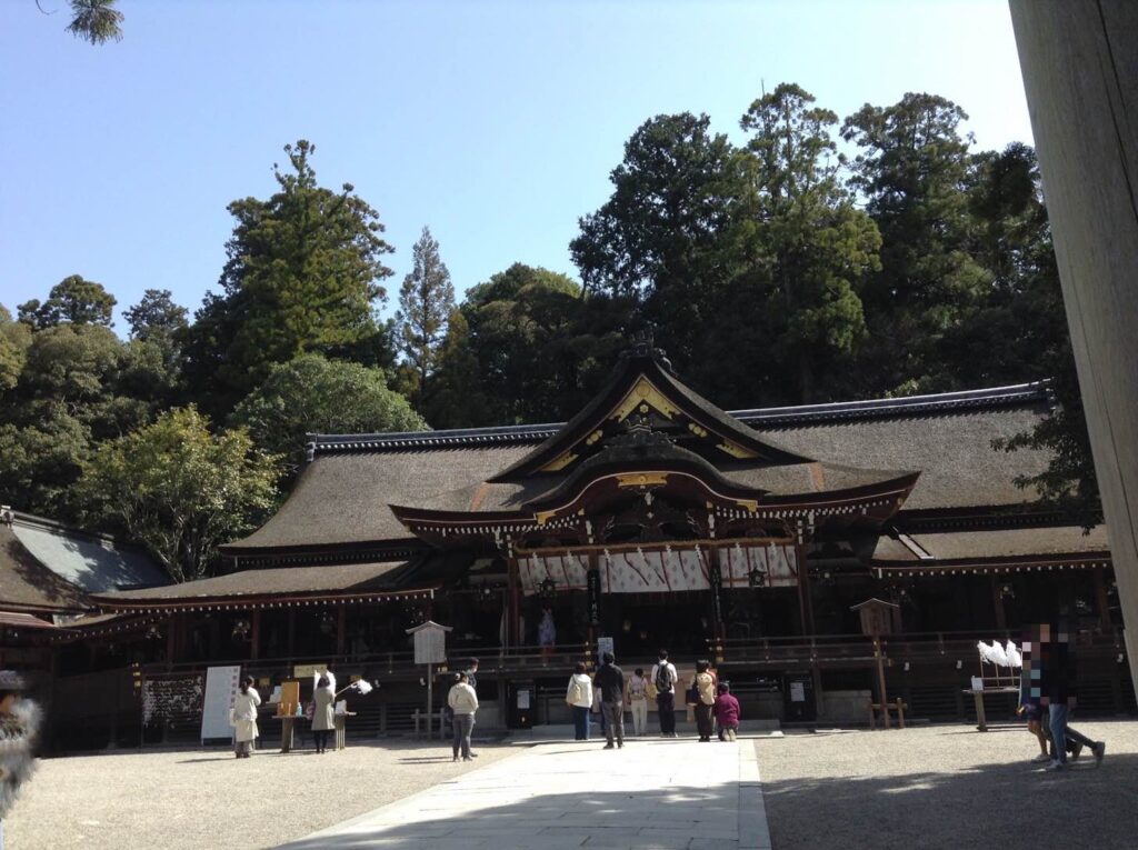 大神神社拝殿