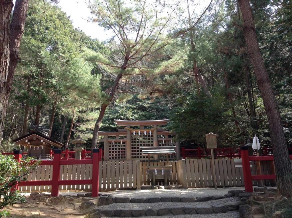 檜原神社拝殿