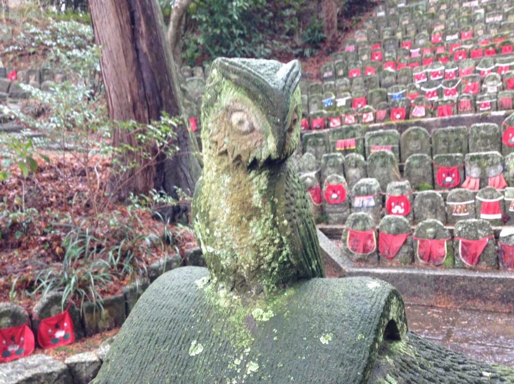 九品寺フクロウ像